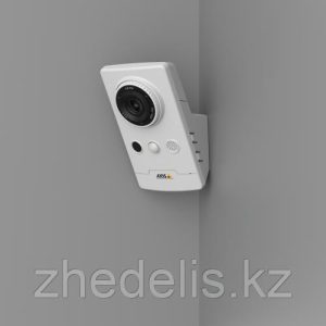 AXIS M1065-LW Network camera